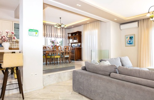 Houdetsi Villa | 90m2 Pool, Pool, basket, playground, soccer, volley and more!