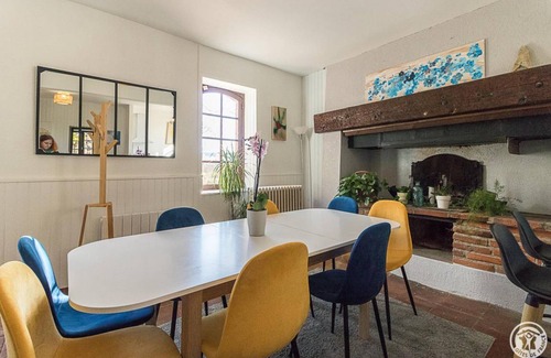 Castanet-Tolosan House | 91 m² Gîte ∙ 4 bedrooms ∙ 8 guests