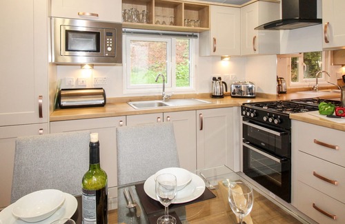 Swanage Cabin | 92 DAISY, with pool in Swanage