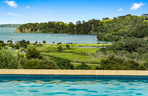 Tawharanui House | 923 Takatu - Tawharanui Peninsular Holiday Home