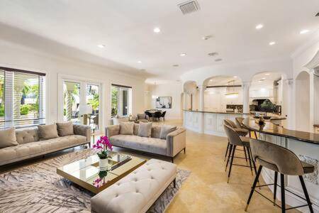 Las Olas Isles House | 929 m² House ∙ 6 bedrooms ∙ 14 guests