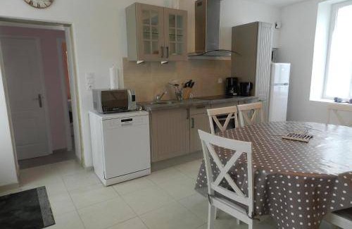 Saint-Laurent-sur-Mer House | 93 m² House ∙ 2 bedrooms ∙ 8 guests