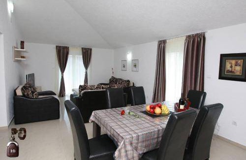 Becici Apartment | 95 m² Apartment ∙ 2 bedrooms ∙ 6 guests