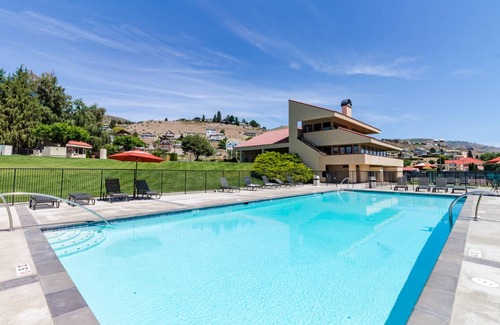 Chelan Condo | 95 m² Condo ∙ 1 bedroom ∙ 5 guests