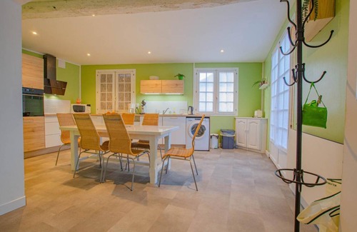 Clerey House | 95 m² Gîte ∙ 2 bedrooms ∙ 6 guests