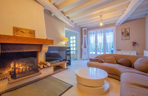 Clerey House | 95 m² Gîte ∙ 2 bedrooms ∙ 6 guests