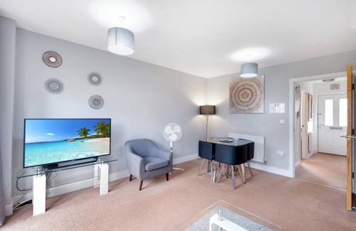 Stanwell House | 95 m² House ∙ 3 bedrooms ∙ 7 guests
