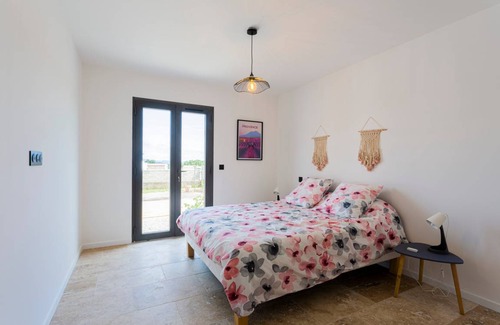 Saint-Victor-la-Coste House | 97 m² House ∙ 3 bedrooms ∙ 6 guests