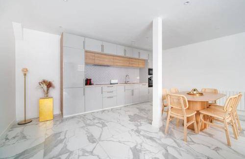 Asnieres-sur-Seine Apartment | 98 m² Apartment ∙ 2 bedrooms ∙ 6 guests