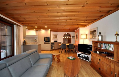 Engadin Scoul Apartment | 98 m² Apartment ∙ 2 bedrooms ∙ 4 guests