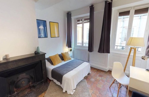 1st Arrondissement Resort | 98 m² Private room ∙ 1 bedroom ∙ 1 guest
