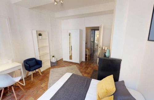 1st Arrondissement Resort | 98 m² Private room ∙ 1 bedroom ∙ 1 guest