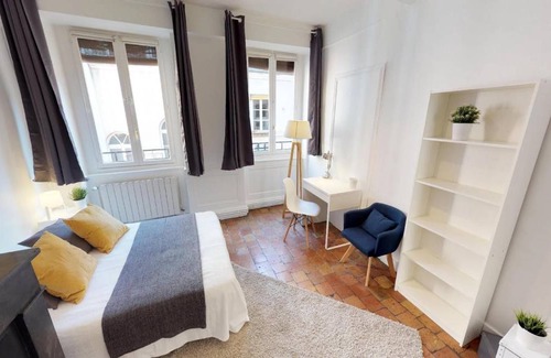 1st Arrondissement Resort | 98 m² Private room ∙ 1 bedroom ∙ 1 guest