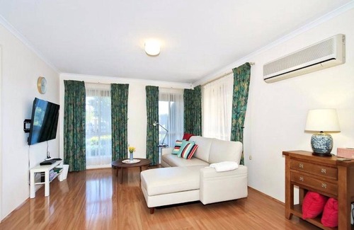 Moana House | 999 m² House ∙ 2 bedrooms ∙ 4 guests