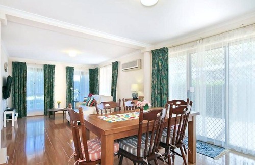 Moana House | 999 m² House ∙ 2 bedrooms ∙ 4 guests