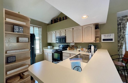 Southern Pines Condo | 9th Tee Condo Summary