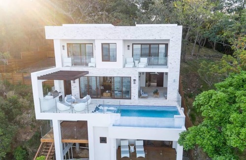 Diamond Rock Villa | Añoranza 3 BDRM: 2 Bedroom Villa + Casita 1