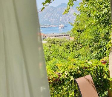 Skaljari Apartment | A 100 Years Old Rustic Mediterranean stone house with large terrace