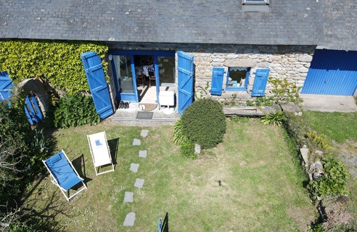 Tregunc Cottage | A 18 min walk from the sea, pretty Breton house with garden will delight you!