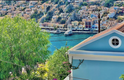 Pedi House | A 2 bedroom house fully equipped for long or short term rentals rooted in Symi.