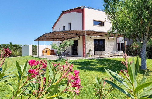 Maillane Villa | A 2 min de Saint-remy de Provence ! Loft à la Campagne Avec Piscine Privée