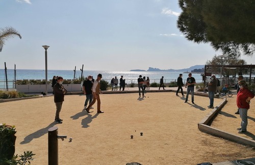 Saint-Cyr-sur-Mer Apartment | A 200 m des Plages Appartement Avec Terrasse & Jardin