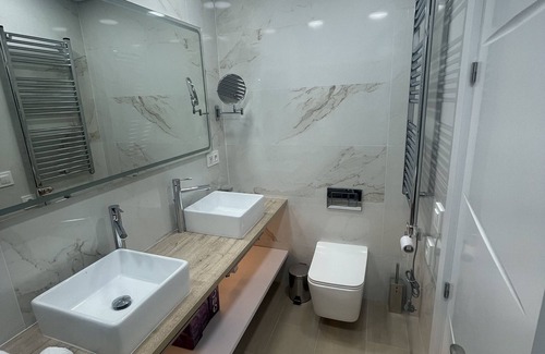 Cortes Apartment | A 300 mts de la Puerta Del Sol, Lujoso Apartamento con Altas Calidades