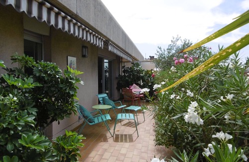 Jean-Medecin Apartment | A 35-sq.m studio with a terrace, a 30-sq.m garden on the top floor: calm and bri