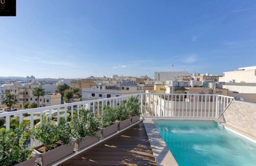 Hamrun Apartment | A 3BR Sky Villa Penthouse with private Pool & BBQ