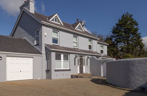 Derbyhaven House | A 5 bedroomed house located in a rural setting just minutes from Castletown, Isle of Man.