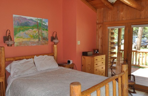 Allenspark Cabin | A 5 Star3 BR Luxury Log Cabin, Overlooking RMNP only 20 minutes from Estes Park