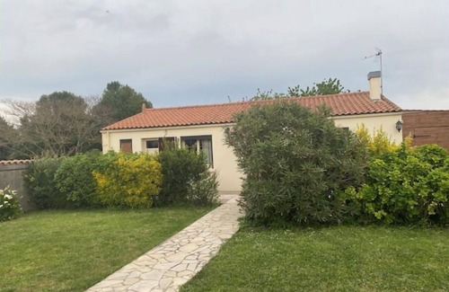 Saint Laurent de la Pree House | A 7 Minutes de la Plage Maison Avec Parking et Véranda, Idéale Pour les Familles