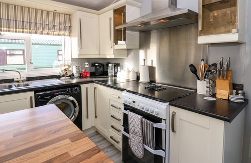 Welton Cottage | A AND C LODGE-PLOT 21, pet friendly, with hot tub in Armathwaite