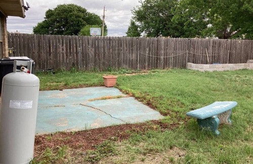 Wichita Falls House | A & B NEW List Cheerful 5 br hm suites. Sleeps 12