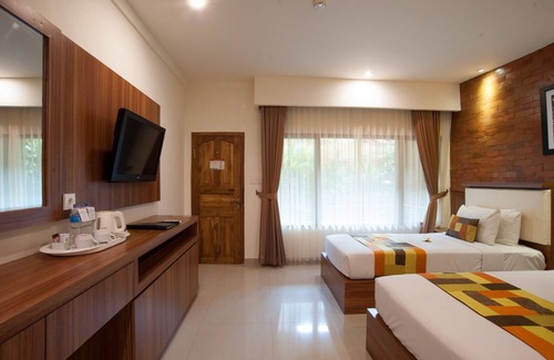 Downtown Kuta Hotel | A Balinese architecture hotel room near the beach of Kuta, WH1