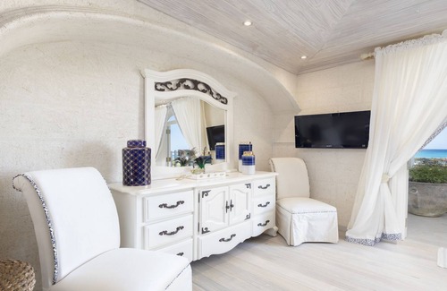 Durants Apartment | A beachfront apartment with a private plunge pool & direct access to the beach