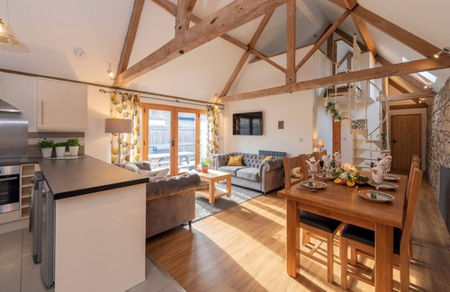 Ilton Cottage | A Beautiful converted barn, sleeps 6 with own hot tub and enclosed garden