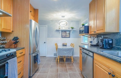 Niagara Falls Cottage | A Beautiful Home In Niagara Falls For Vacation Stay!nn