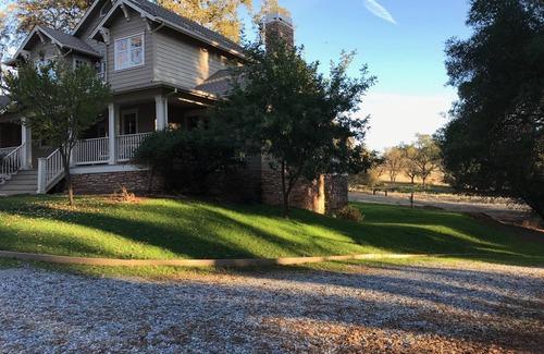 Sonora House | A beautiful home on 4 acres - 8 minutes to New Melones Lake!