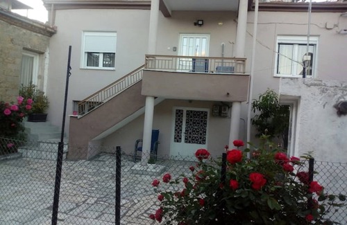 Kalambaka House | A beautiful house, close to the city centre and only five minutes from Meteora.