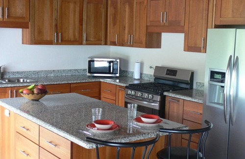 Pan de Azucar House | A beautiful house in secure community, great views, pool, close to town.n