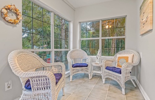 Crawfordville House | A beautiful house nestled in Saint Marks a block from the water . Quiet and cozy