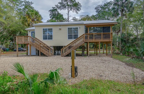 Crawfordville House | A beautiful house nestled in Saint Marks a block from the water . Quiet and cozy