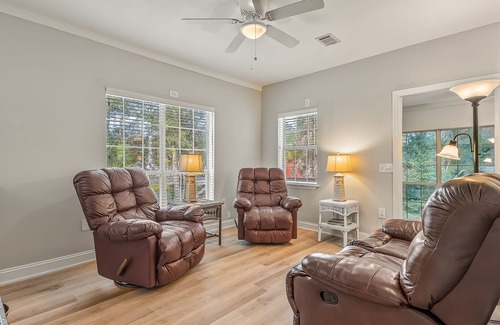Crawfordville House | A beautiful house nestled in Saint Marks a block from the water . Quiet and cozy