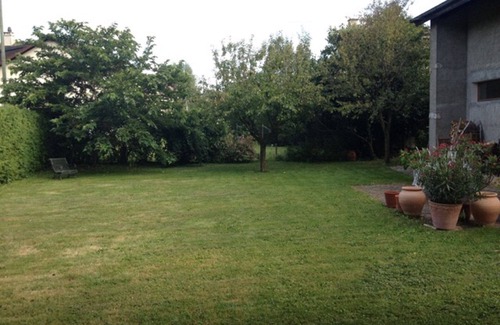 Cartigny Apartment | A BEAUTIFUL INDEPENDENT LOFT (50m2) IN A GARDEN (for 2 people)