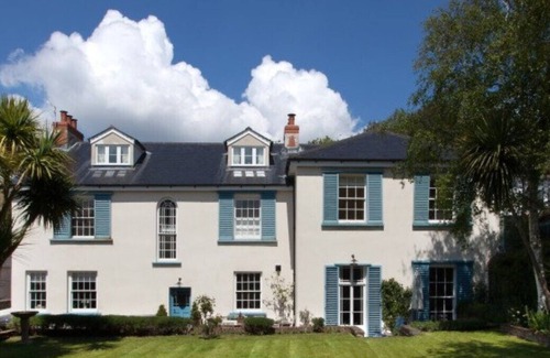 Instow House | A beautifully decorated, beachfront, Georgian rectory in lovely Instow, N. Devon