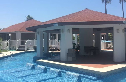 South Padre Island Condo | A Beauty& The Beach! NewlyRenovated 2/2, Sleeps 8.Just Steps away from the Beach