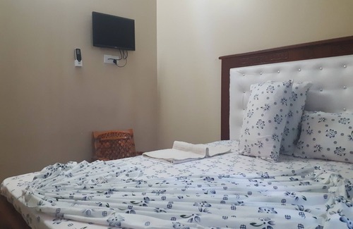 Dar es Salaam Cabin | A bed and breakfast, a real home away from home