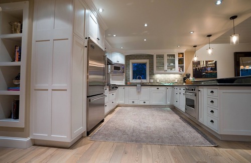 Crested Butte House | A Belle With a View - Luxury Four Bedroom + Loft in Town with Hot Tub