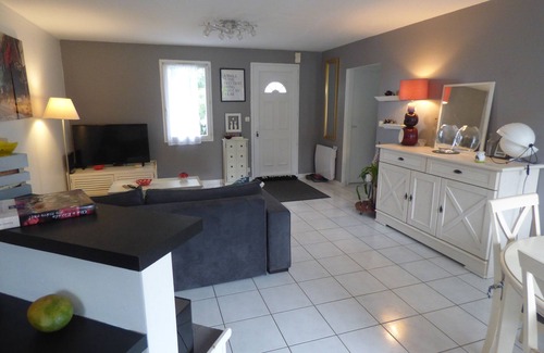 Brem Sur Mer House | A bird's delight